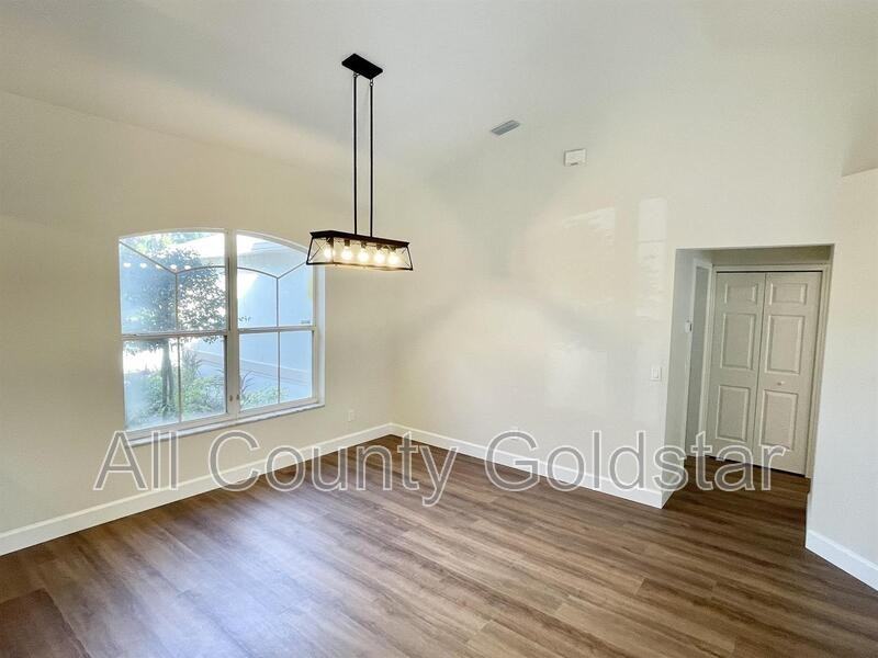 2485 Traverse Ave - Photo 4 of 24