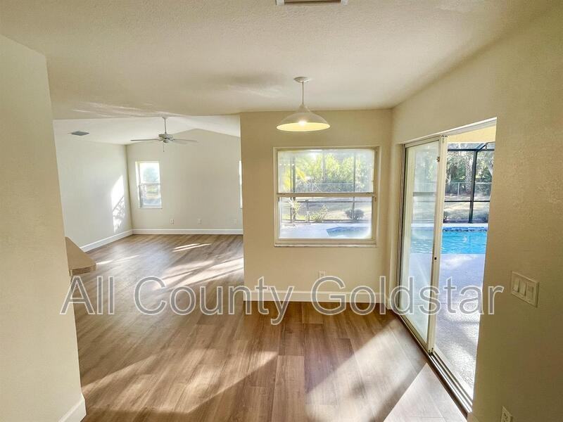 2485 Traverse Ave - Photo 5 of 24