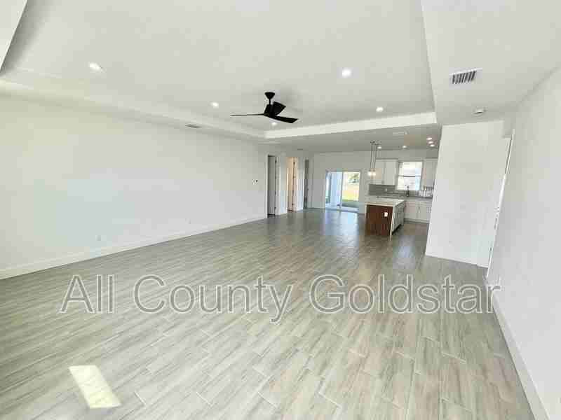 4661 Fairlane Dr - Photo 2 of 23