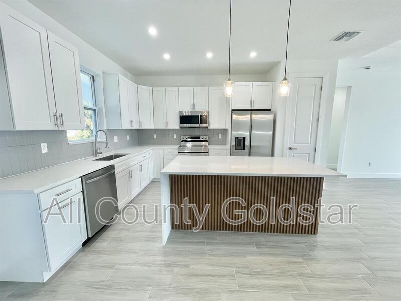 4661 Fairlane Dr - Photo 6 of 23