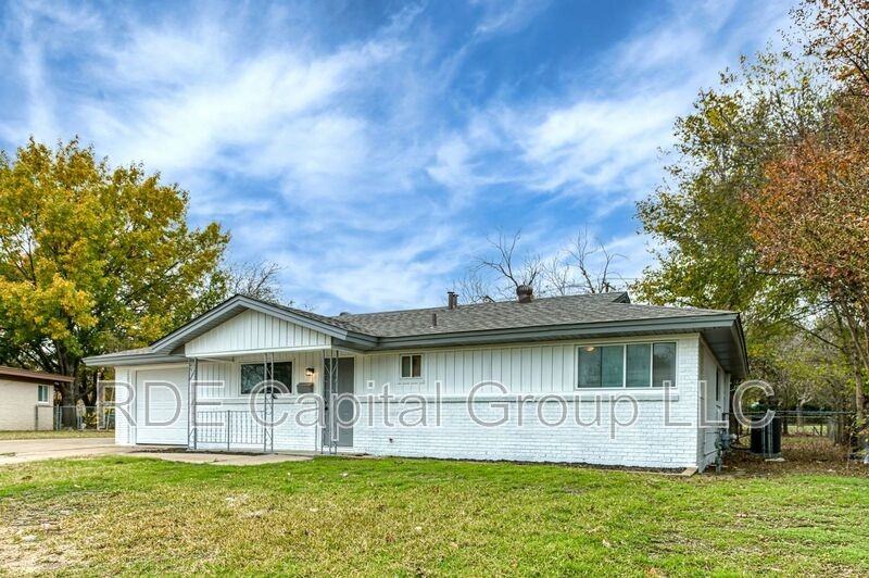 102 Mildred Ln - Photo 2 of 25
