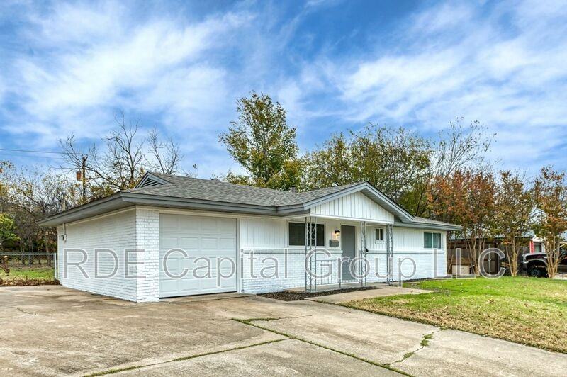 102 Mildred Ln - Photo 3 of 25