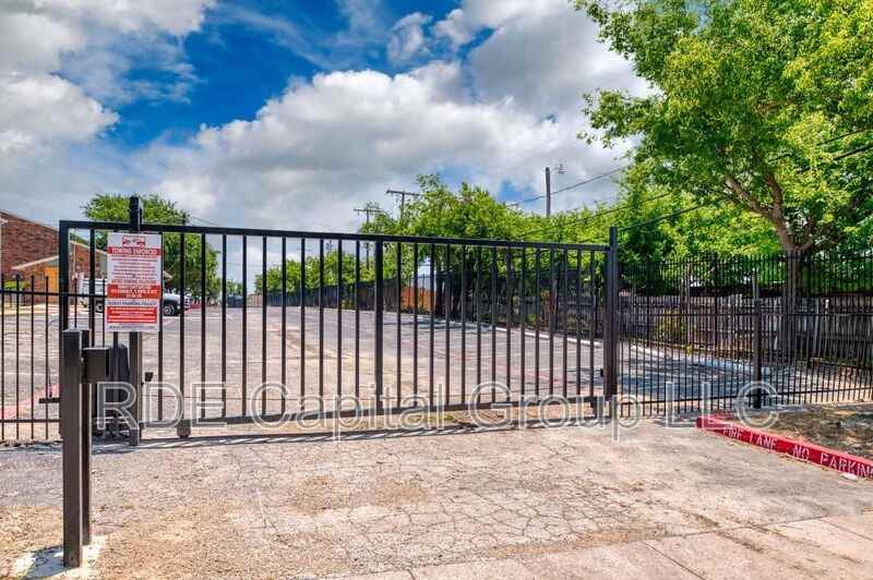 8009 W Elizabeth Ln #107 - Photo 7 of 22