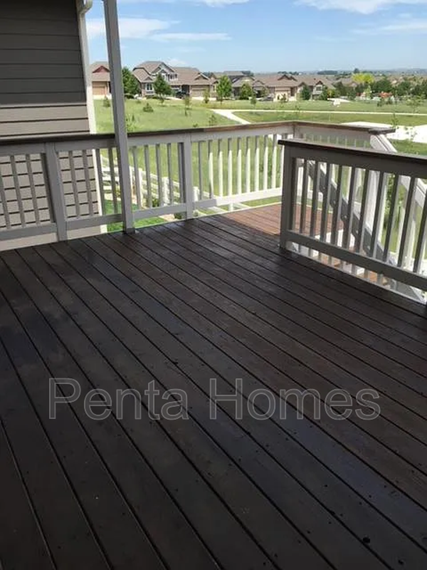 2326 Forecastle Dr - Photo 2 of 20