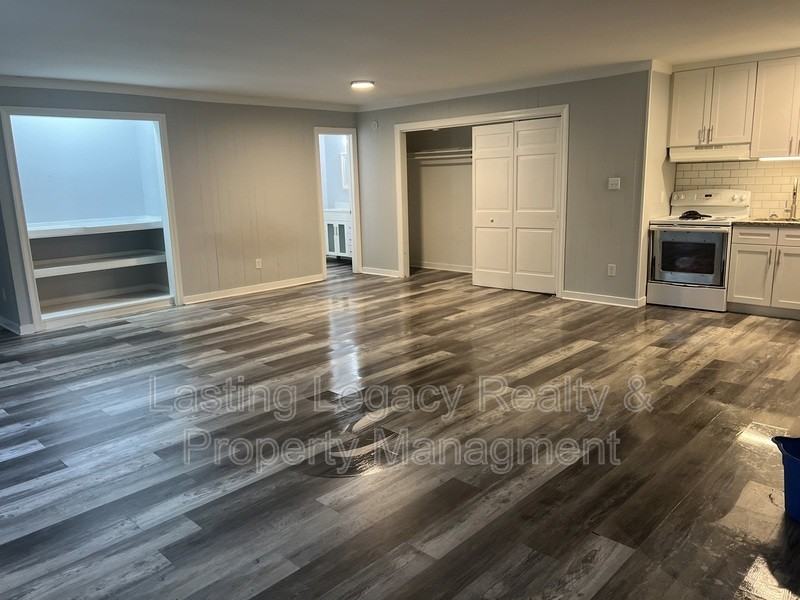 2333 15th St Ne - Photo 3 of 13