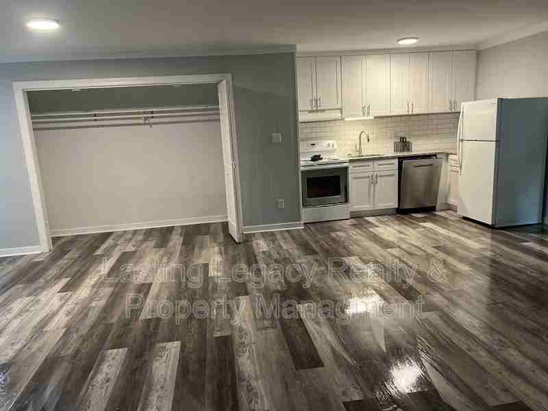 2333 15th St Ne - Photo 4 of 13