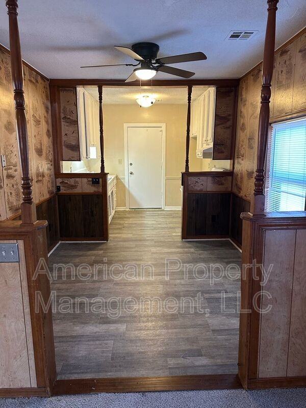 1928 N Columbia Pl - Photo 3 of 21