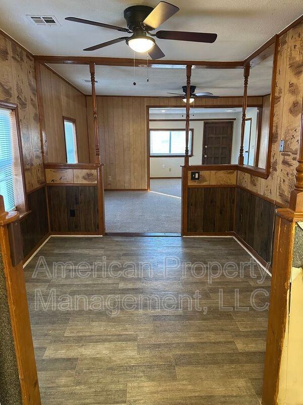 1928 N Columbia Pl - Photo 4 of 21