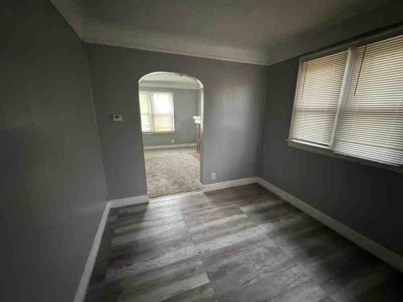 14834 Sussex St - Photo 3 of 8