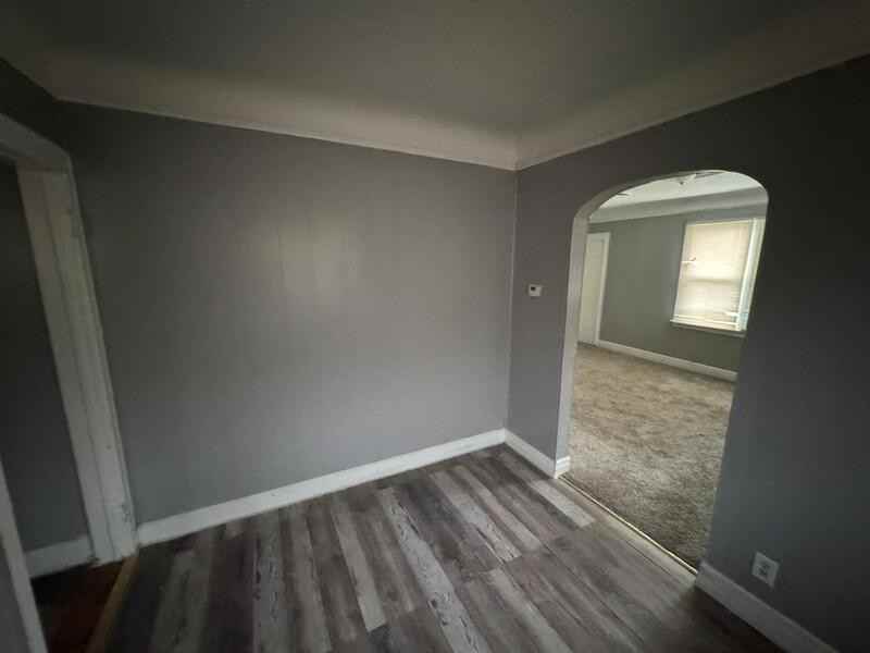 14834 Sussex St - Photo 4 of 8