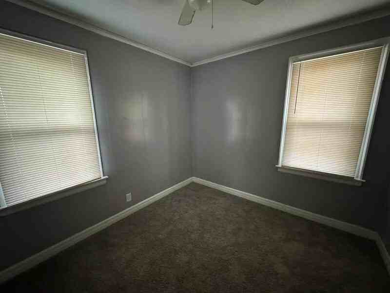 14834 Sussex St - Photo 5 of 8