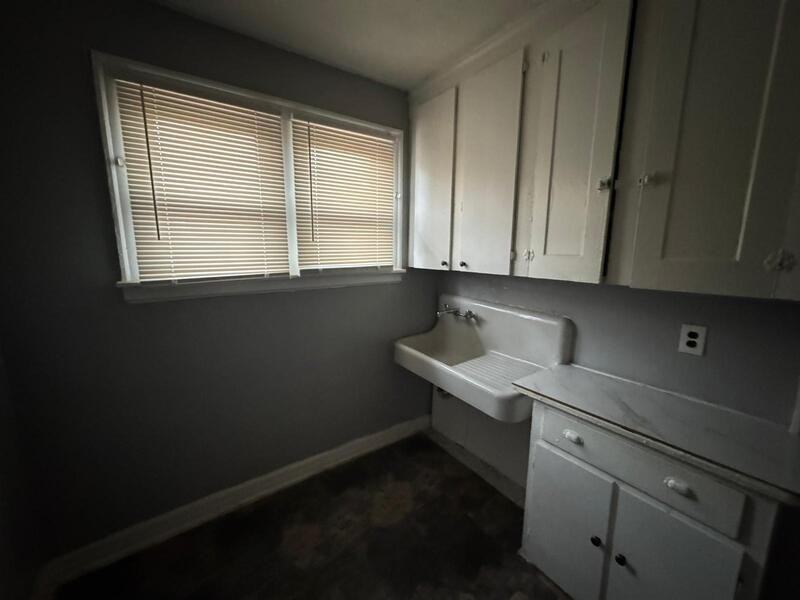 14834 Sussex St - Photo 7 of 8