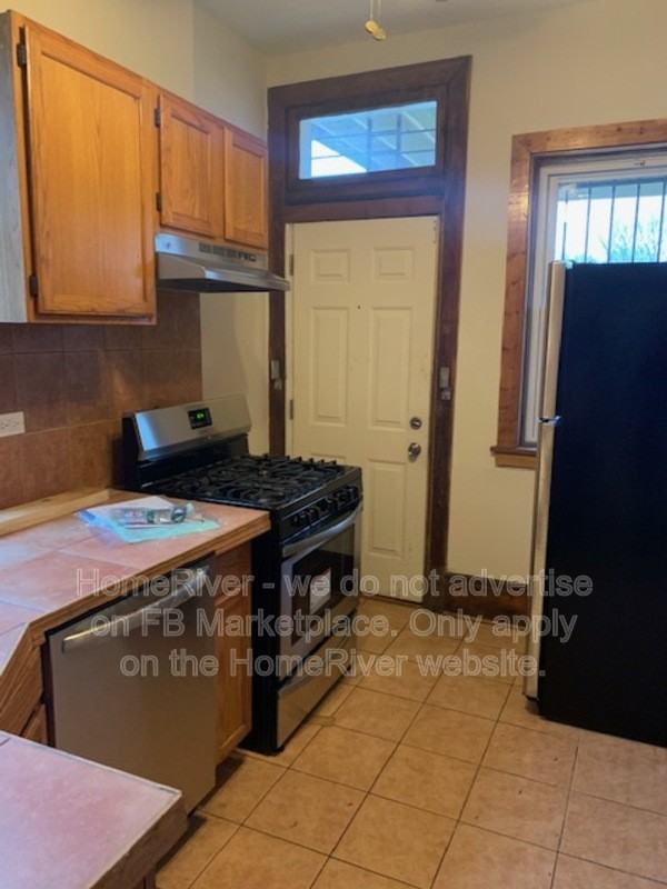 3358 S Giles Ave #3 - Photo 4 of 12