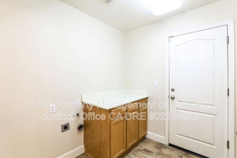 5208 Rainwood Way - Photo 5 of 20