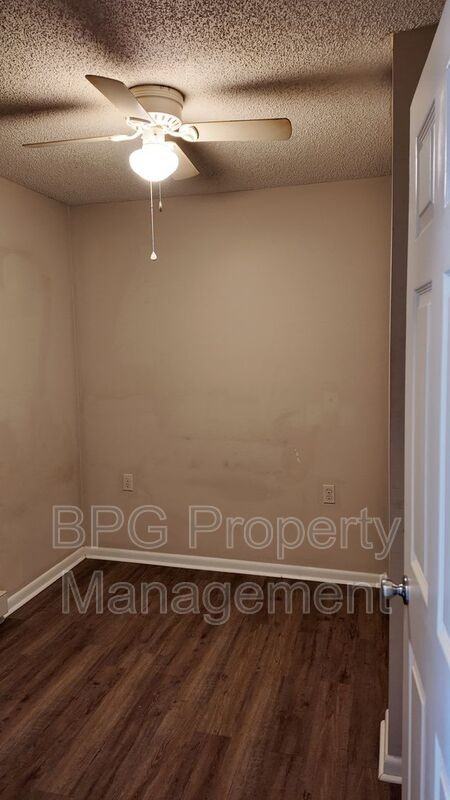 205 N Main St #6 - Photo 4 of 44