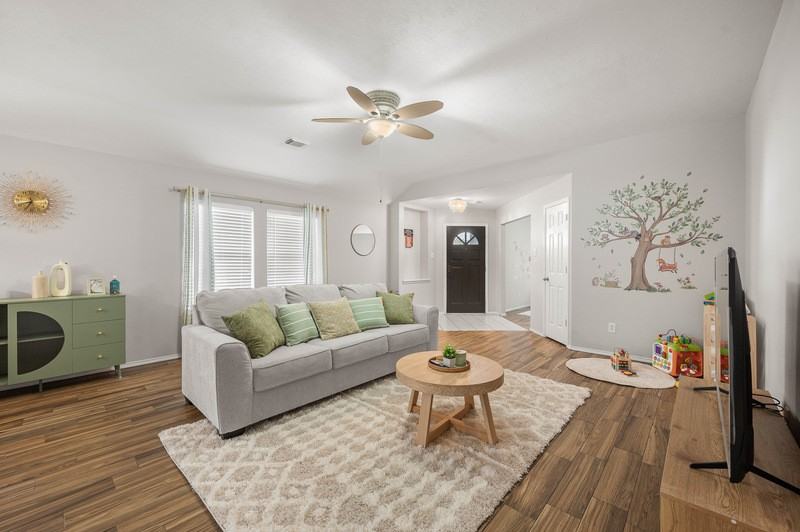 22211 Bellow Glen Dr - Photo 2 of 20