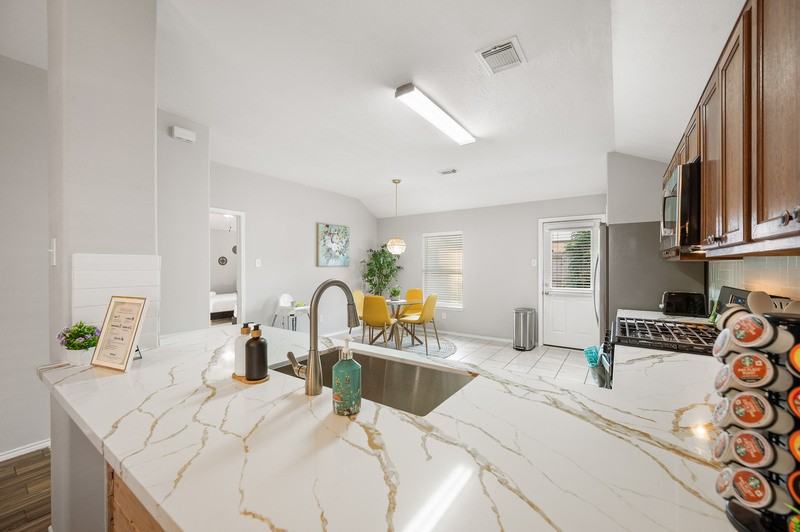 22211 Bellow Glen Dr - Photo 4 of 20