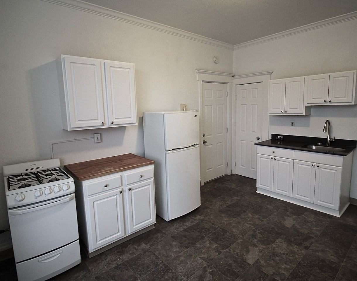 Camdon - 1 Bedroom - Central District - Vintage Charm - Photo 2 of 20