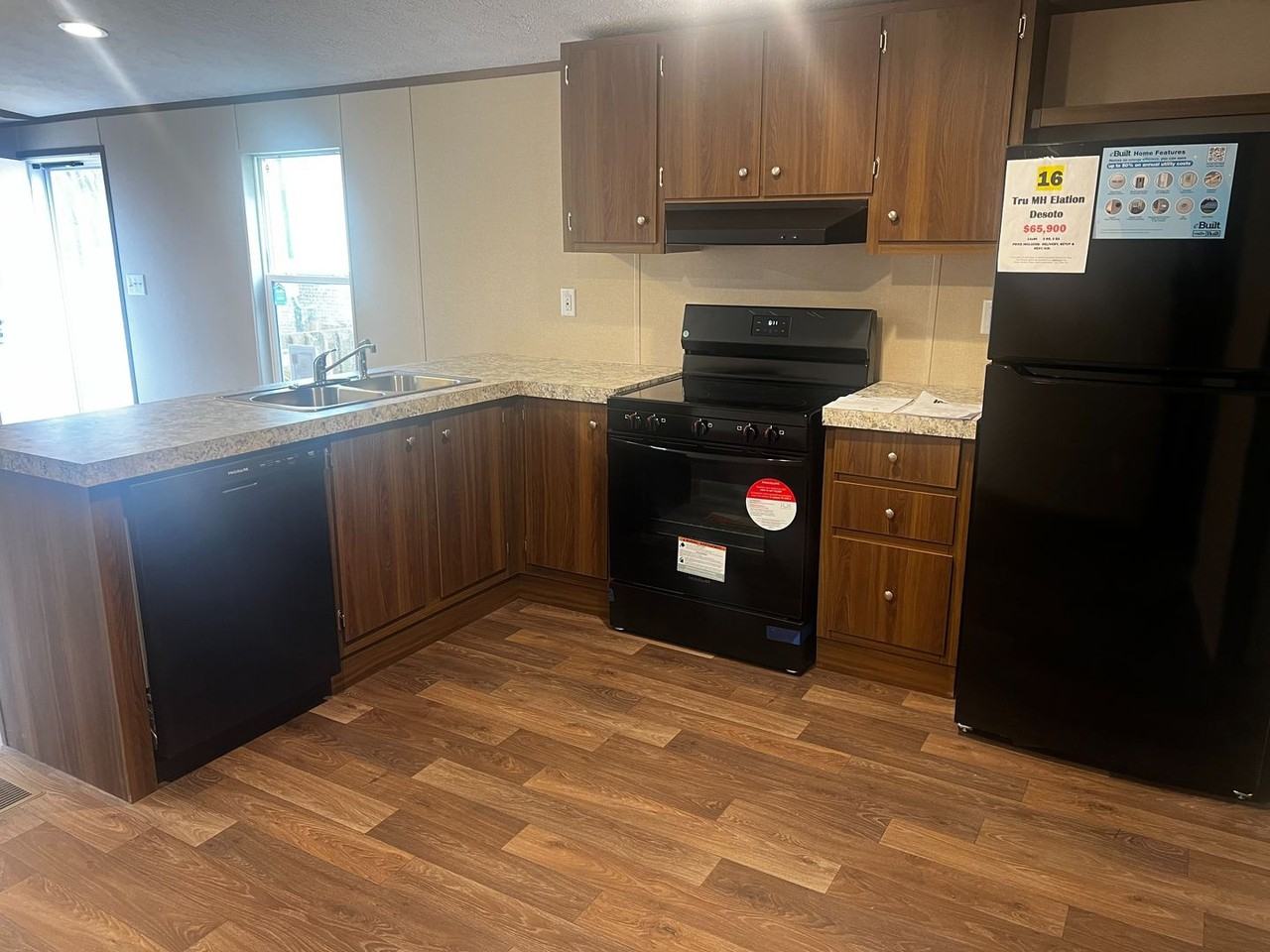 Shady Circle - Photo 5 of 44