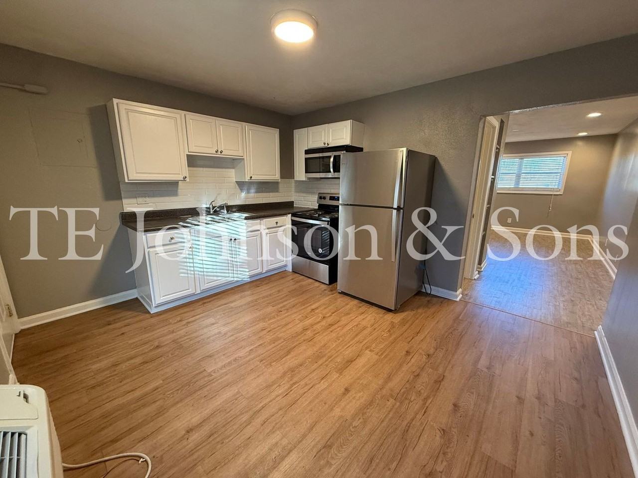 820 W 7th St - Photo 4 of 22