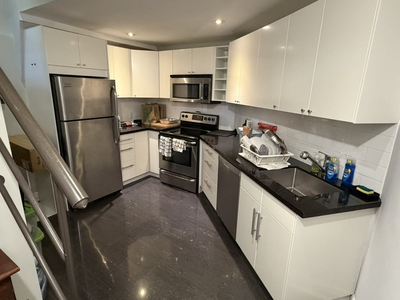 626 Huron St - Photo 3 of 10