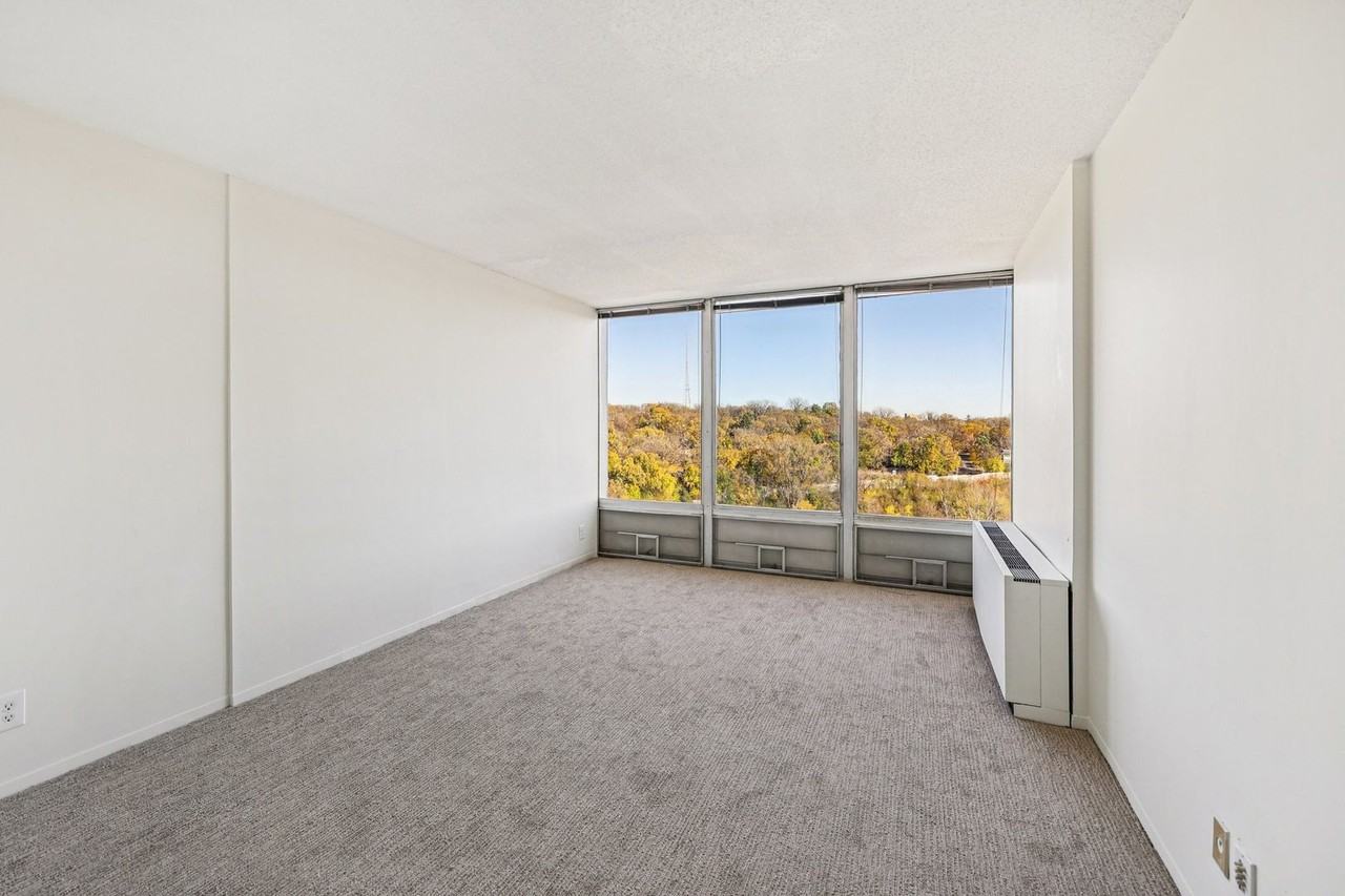 Thornton Place Apartments - Photo 6 of 13