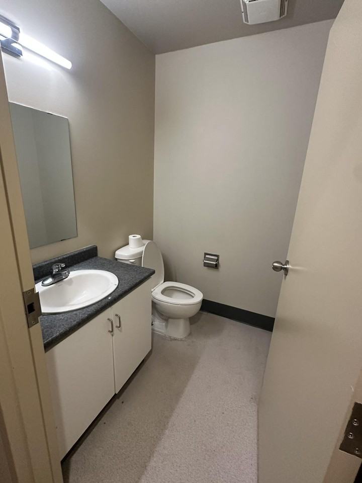 157 Laurier Ave E - Photo 3 of 5