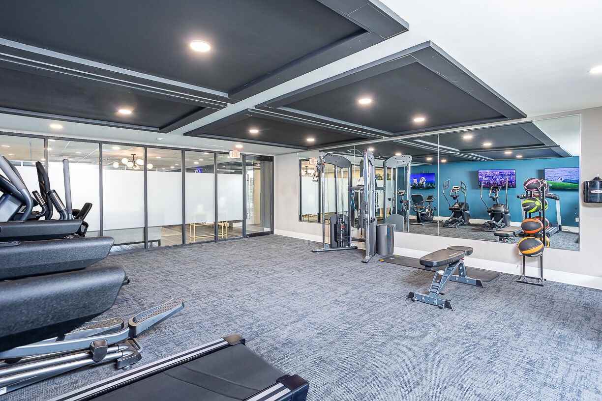 Edgewater Apartments - Photo 6 of 32