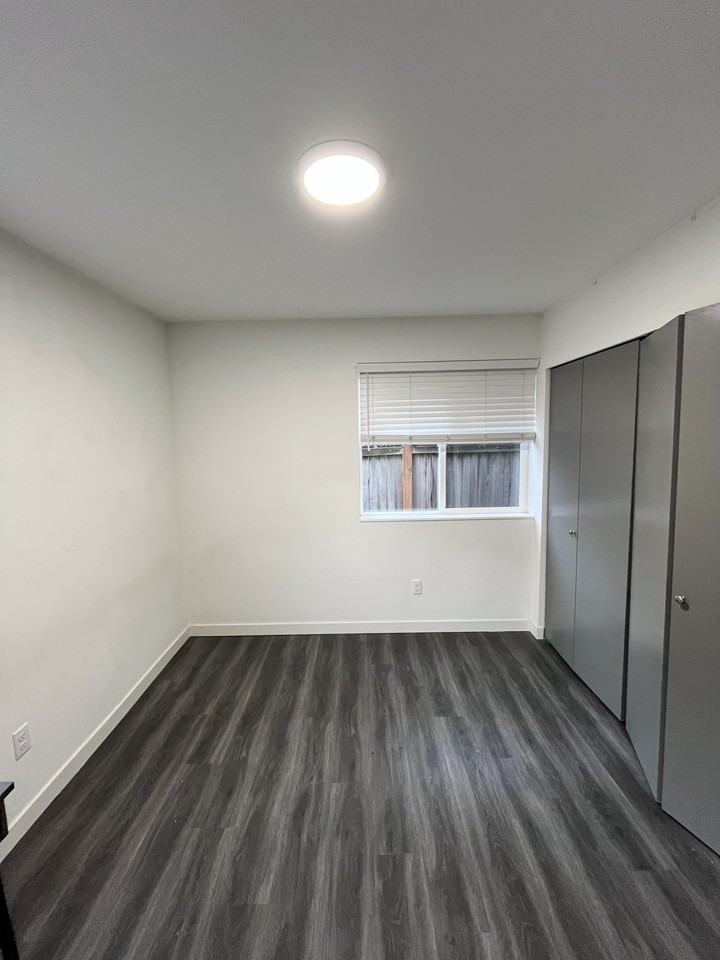 5222 Brooklyn Avenue Northeast - Photo 4 of 17