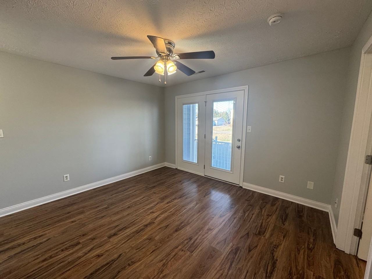 Westen Apartments - Photo 7 of 33