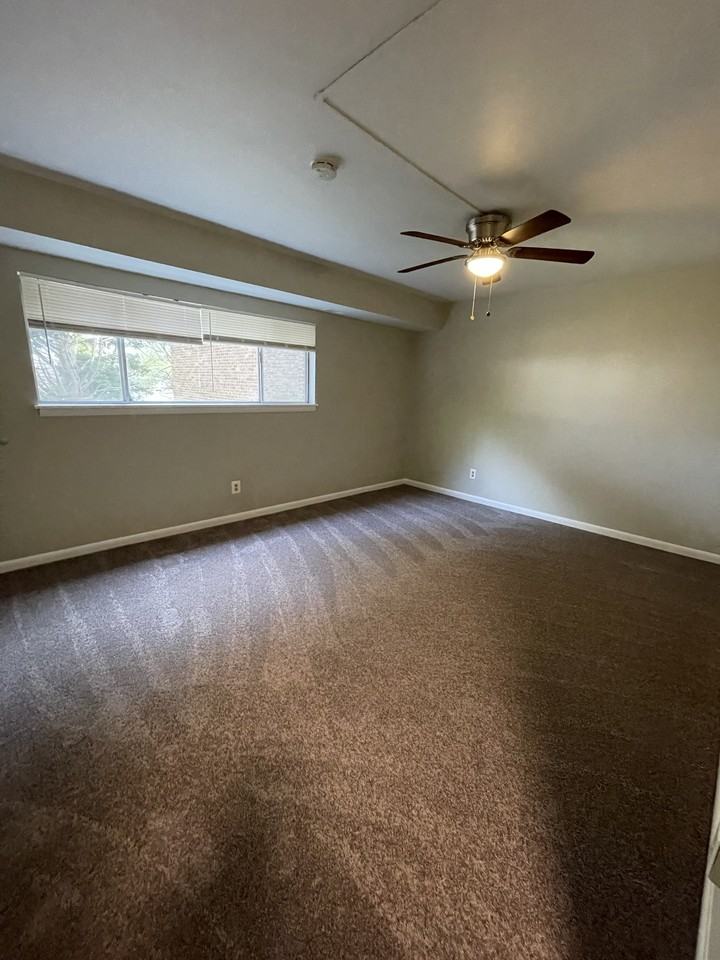 1008 Adams Avenue- Unit 2D - Photo 6 of 9