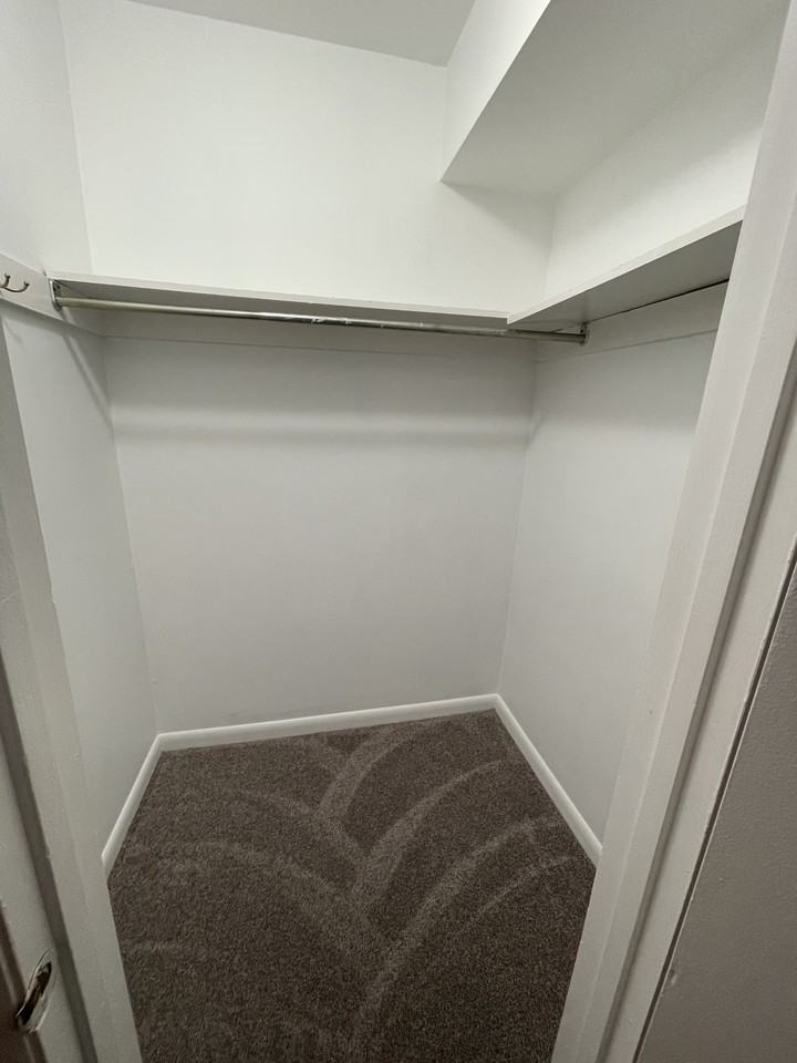 1008 Adams Avenue- Unit 2D - Photo 7 of 9