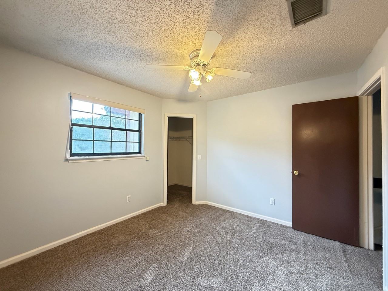 5201 Denaud Court - Photo 3 of 10