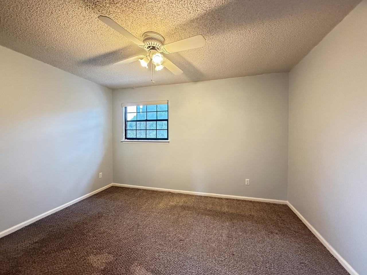 5201 Denaud Court - Photo 4 of 10