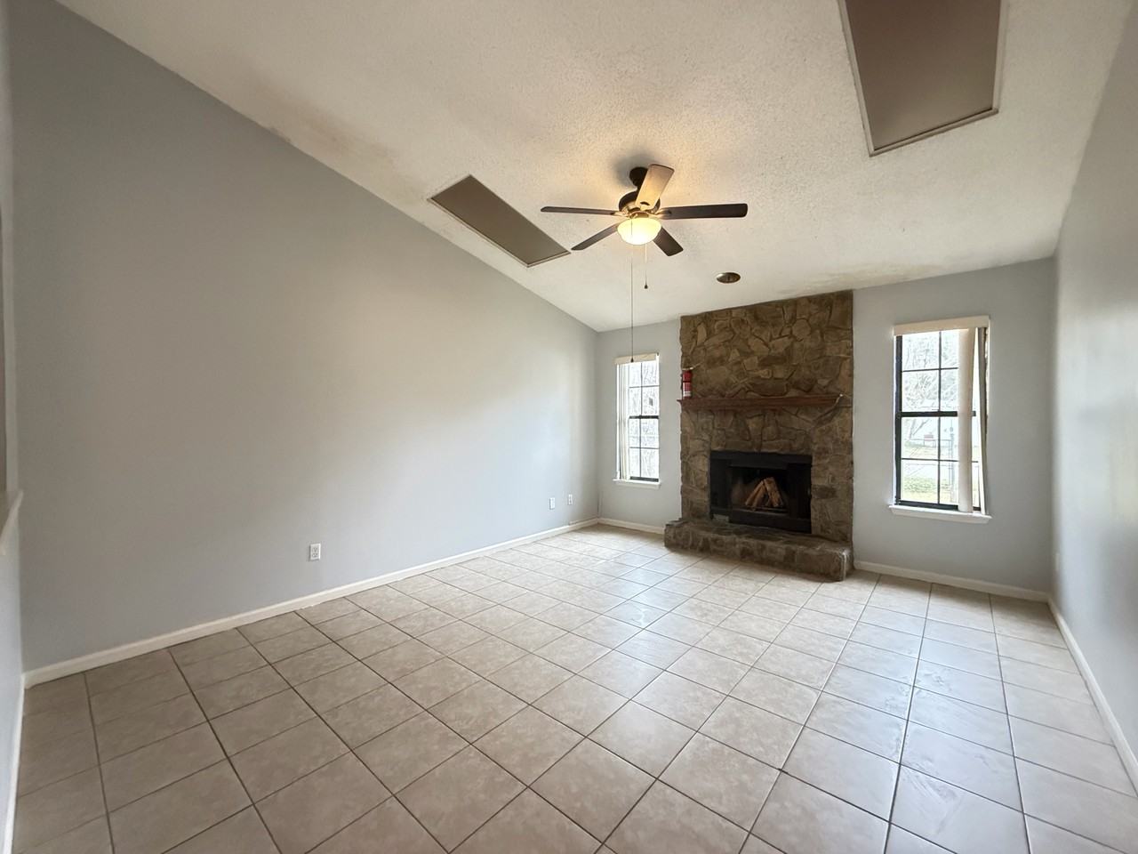 5201 Denaud Court - Photo 6 of 10