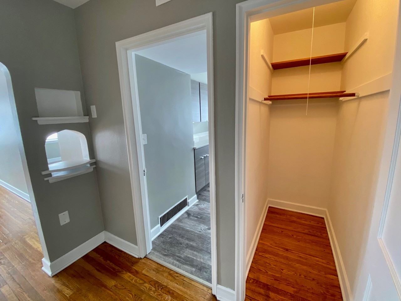 324 8th St - Photo 3 of 20