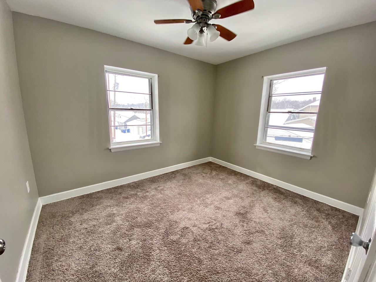 324 8th St - Photo 7 of 20