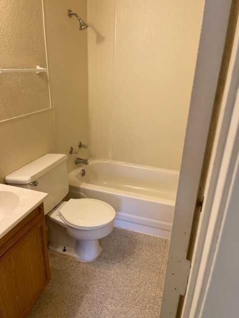 CAMPUS COURT - Photo 4 of 4