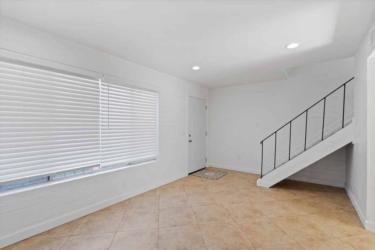 1621 // 2304 North 10th Avenue - Photo 3 of 12