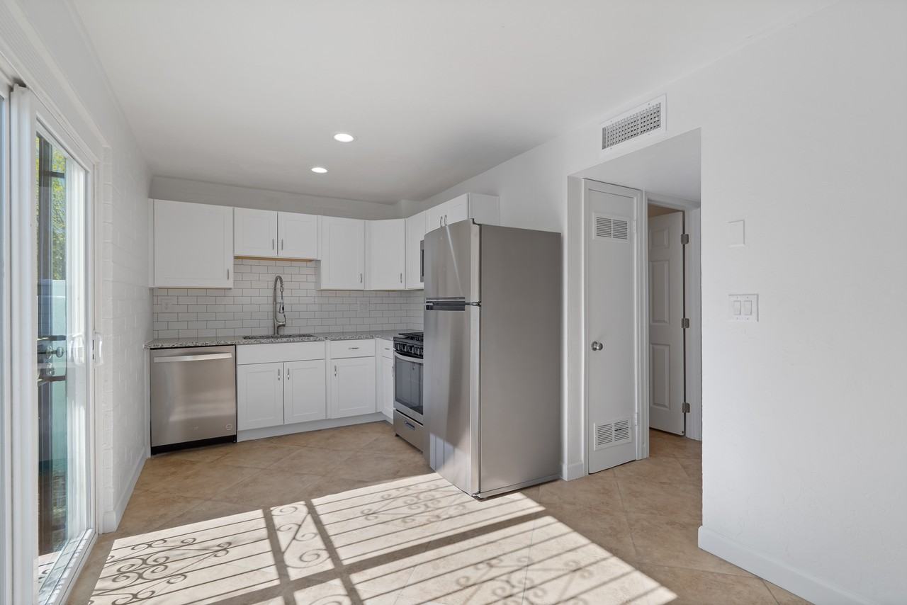 1621 // 2304 North 10th Avenue - Photo 5 of 12