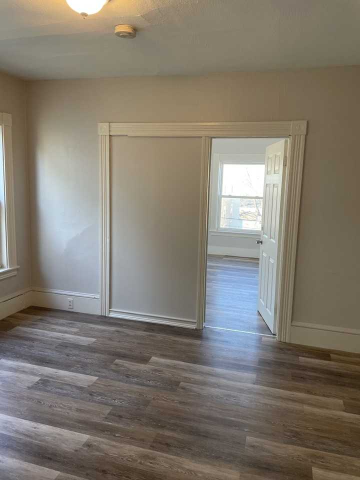 181-183-185 Beech - Photo 2 of 11