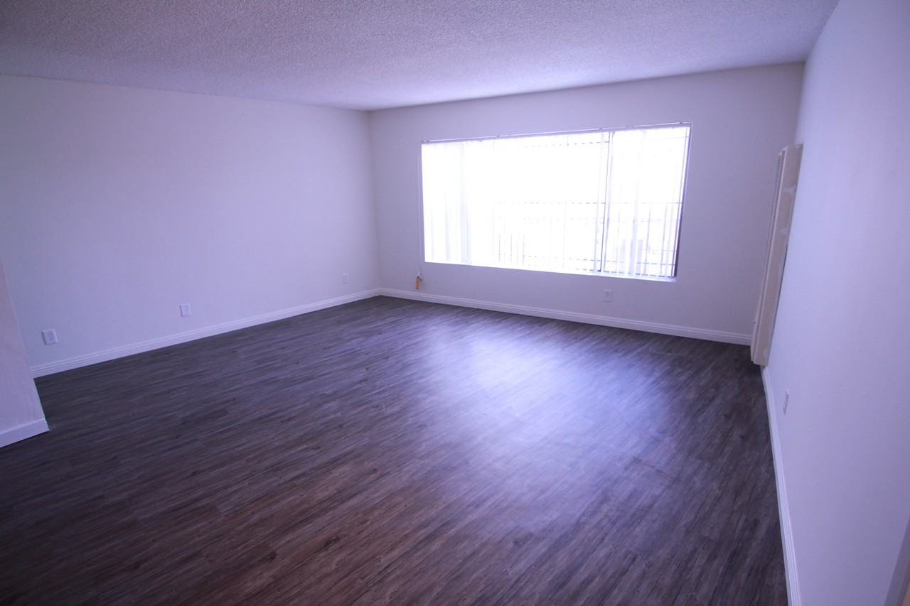 151 North Hoover Street #4 - Photo 3 of 17