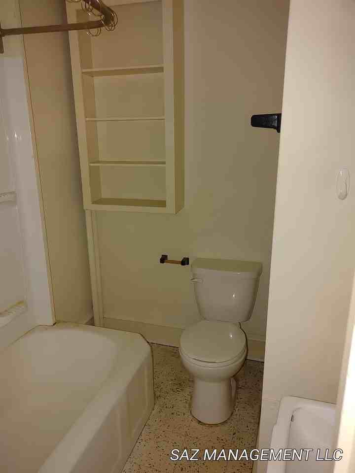 11EMercer - Photo 6 of 16