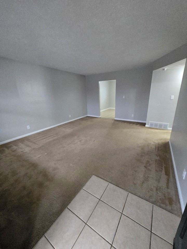 107 Robbins Drive - Photo 7 of 33