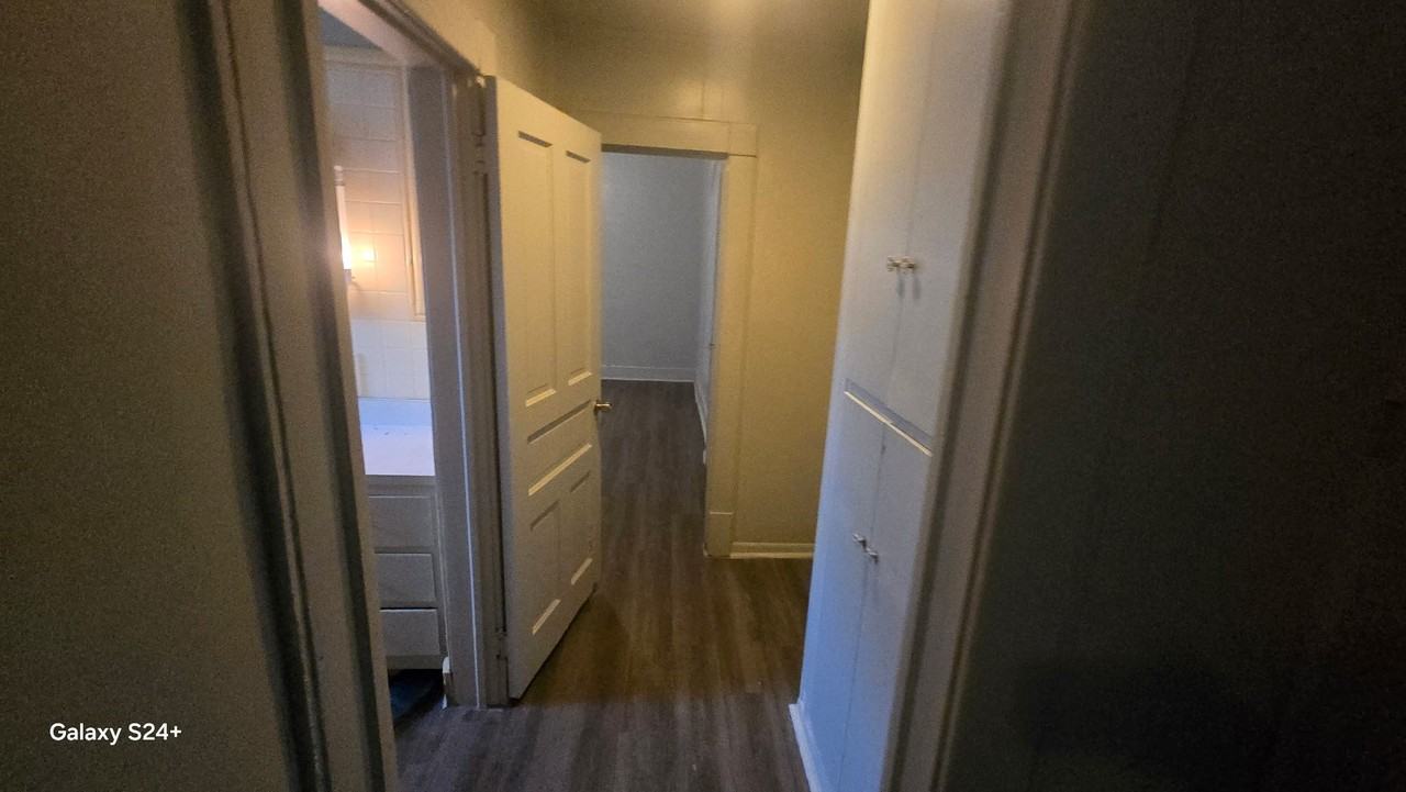 1422 Central Avenue - Photo 5 of 7
