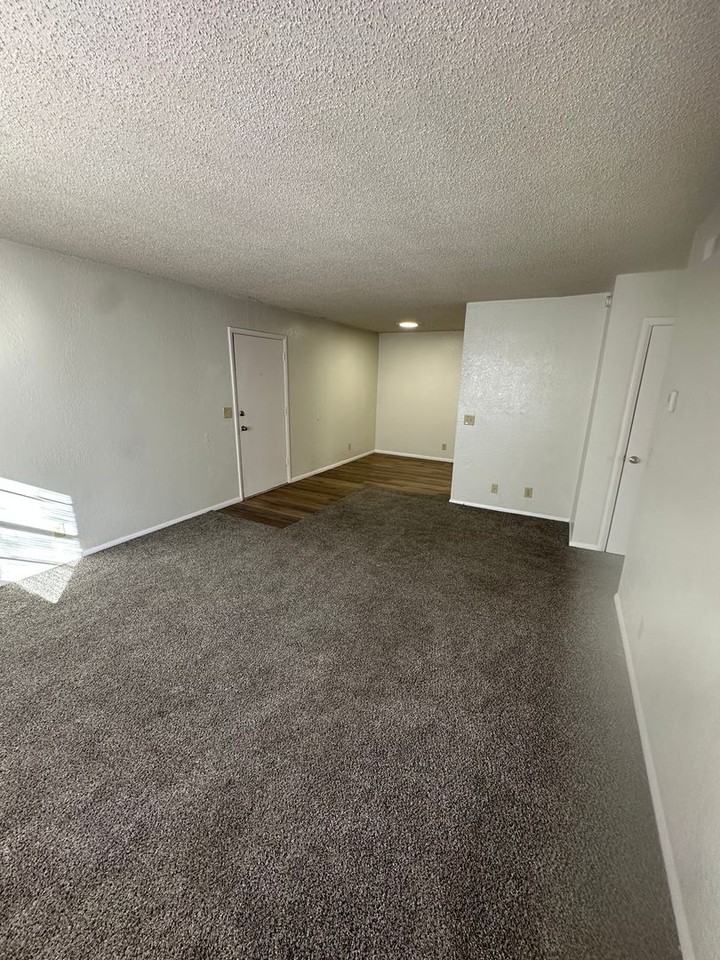 Rolling Hills Apartments - Photo 2 of 33