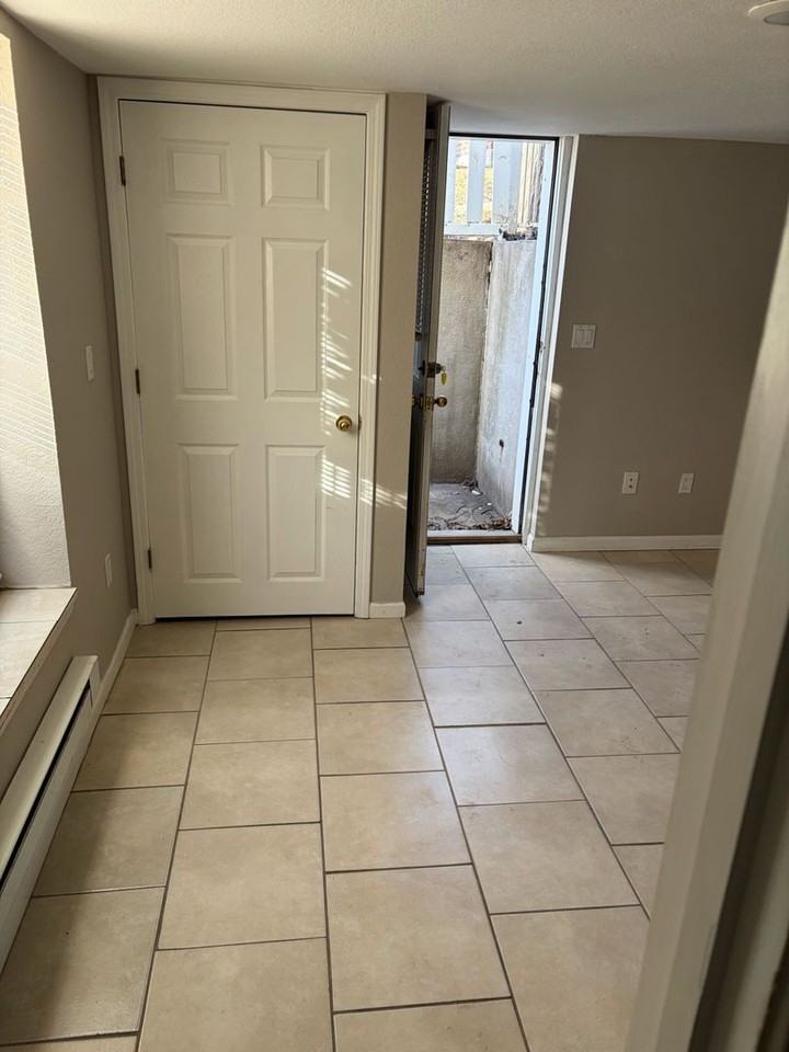 407 Pecan Street - Photo 4 of 6