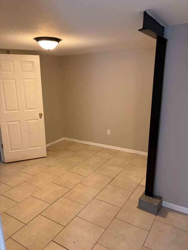 407 Pecan Street - Photo 5 of 6