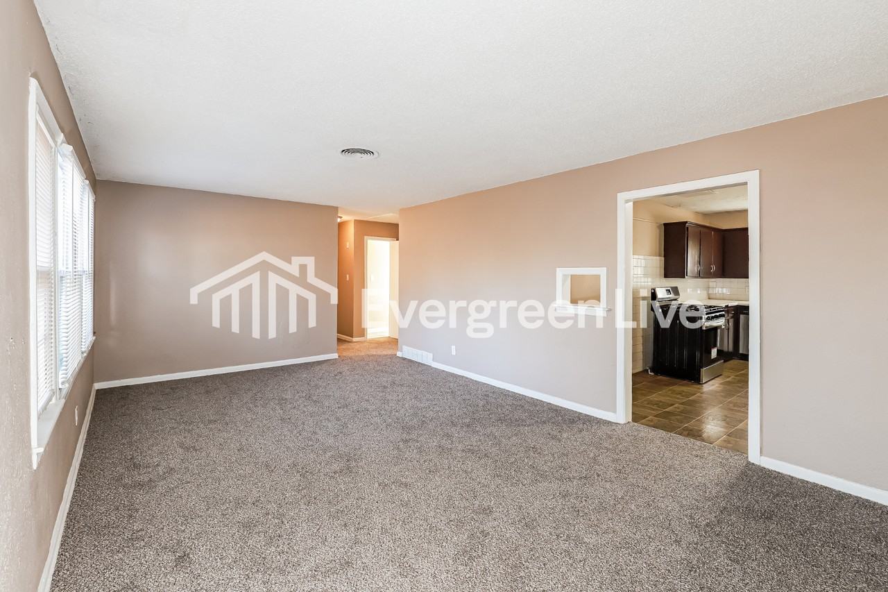 6629 Parkview Ave - Photo 2 of 15