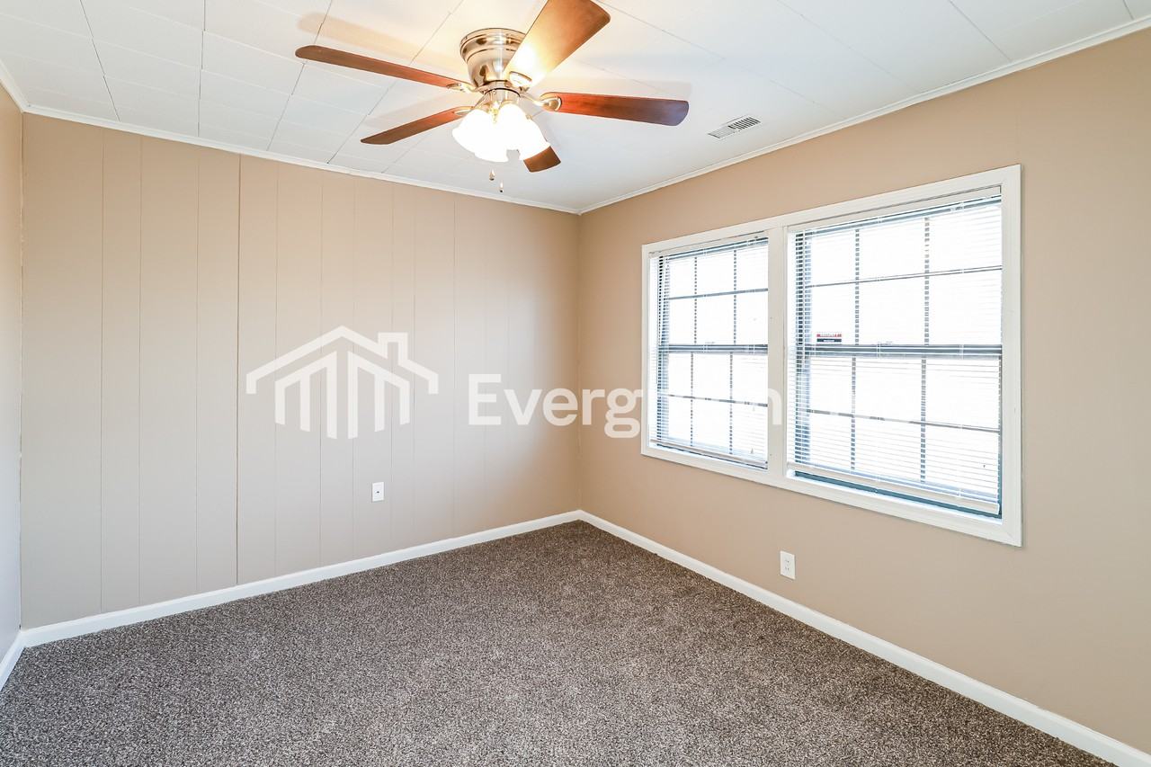 6629 Parkview Ave - Photo 7 of 15